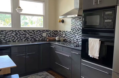 Ridge Wood Heights Cottage | Charming Vintage Gem in Sarasota