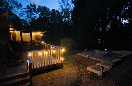 Pisgah Forest House | Cheerful Brevard home fenced yard on quiet acre