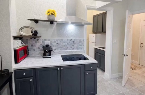 Homestead Apartment | Chic 1Bedroom Apt in a Quiet residential community