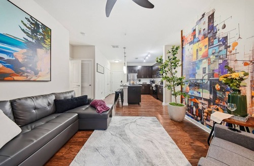 Courier City - Oscawana Apartment | Chic 2BR w/Pool + Pet-Friendly | Unit #14