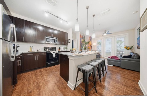 Courier City - Oscawana Apartment | Chic 2BR w/Pool + Pet-Friendly | Unit #14