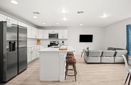 West Palm Beach House | Chic & Central 3BR Mins to Downtown