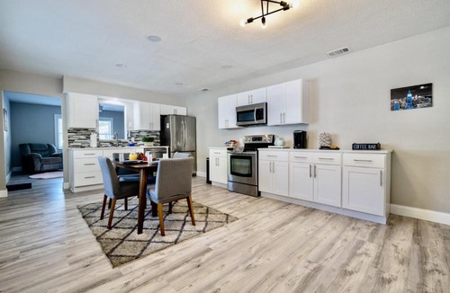 Ybor City House | Chic Haven in Tampa 3BR2BA Stylish Sanctuary Awaits You!