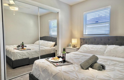 Ybor City House | Chic Haven in Tampa 3BR2BA Stylish Sanctuary Awaits You!