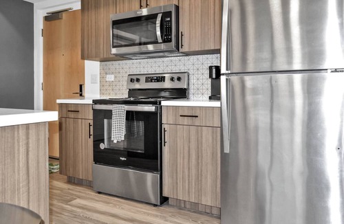 Zephyrhills Condo | Chic Wellness Retreat | 2 King Suites Near Tennis & Pickleball