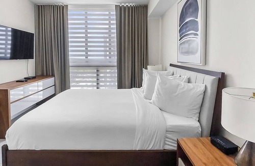 Doral Hotel | City View Grand Room Stay | Pool, Kitchen, Spa Access near Museums & Beach