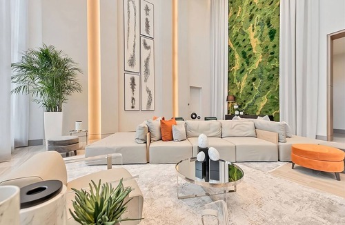 Doral Hotel | City View Grand Room Stay | Pool, Kitchen, Spa Access near Museums & Beach