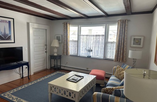 Avon Apartment | Classic Bay Head Beach House Get Away - 2 bedroom Apt in Classic Bay Head Home