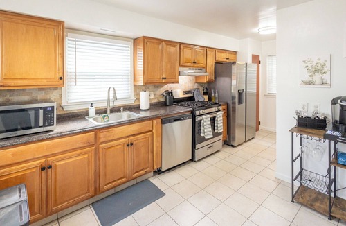 Belleville House | Clean & Comfy 3BR in Belleville: Fast WiFi-Laundry-Pets OK