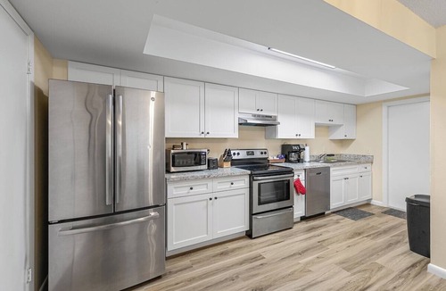 Melbourne House | Clean & Cozy 2, Near MLB Airport, HRMC, Food, Nightlife, Beaches & Shopping!