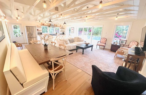 Central Naples House | Close to beach! Botanical garden in the backyard! Beautiful pool! A+ location!
