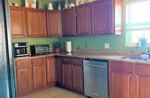 Naples Park House | Close to Beach heated salt Pool Retreat