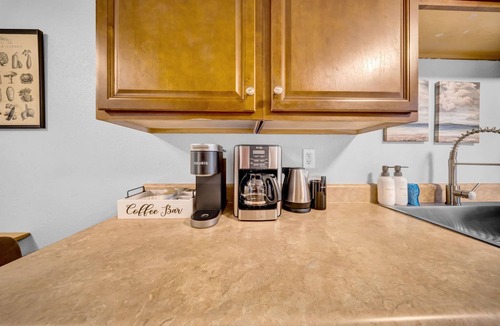 Largo House | Close to beaches, BBQ, workout gear, private yard
