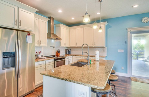 Marineland Acres House | Close to Beaches: Palm Coast Home w/Deck!