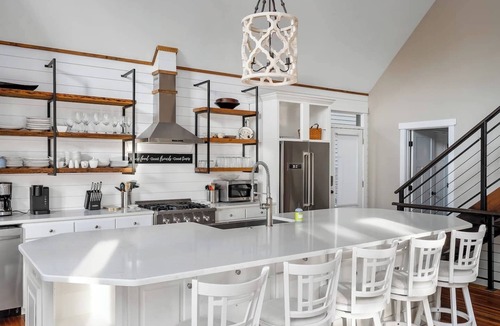 Seneca House | Close to Clemson with a beautiful view of Keowee!