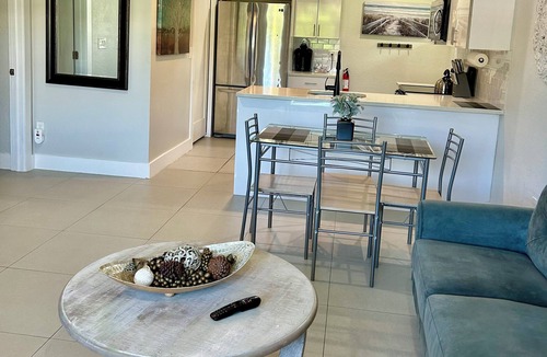 West Palm Beach Bed & Breakfast | Close to everything! Perfect basecamp for WPB