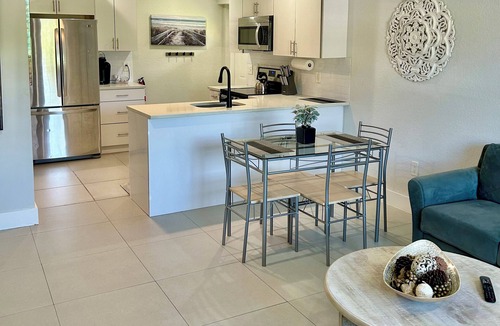 West Palm Beach Bed & Breakfast | Close to everything! Perfect basecamp for WPB