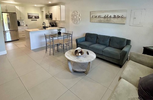 West Palm Beach Bed & Breakfast | Close to everything! Perfect basecamp for WPB