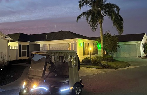 The Villages Villa | CLOSED IN COURTYARD VILLA,2 GOLF CARTS, 2 BEDROOMS AND WALK TO 5 LOCAL POOLS.