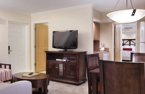 Pompano Beach Hotel | Club Wyndham Sea Gardens 1 bedroom with Jacuzzi, 1 bathroom unit on the beach