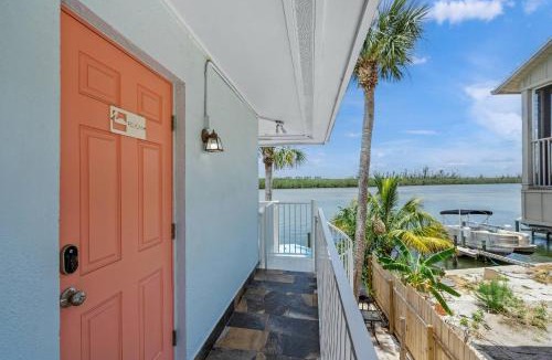Siesta Key House | Coastal Breeze Siesta – Entire 4-Unit Complex with Dock