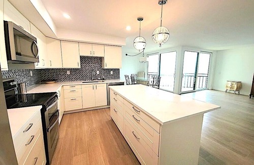 Isla del Sol Condo | Coastal Charm at Isla del Sol – 3BR Bayfront Escape.