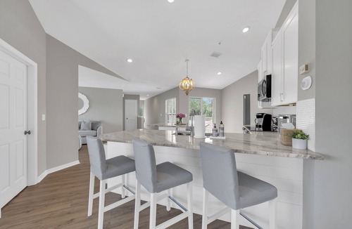 Naples Condo | Coastal Condo in Naples. Newly updated and ready to host your stay in paradise!