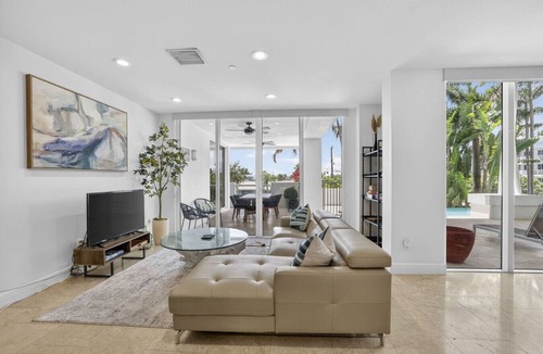 Deerfield Beach Apartment | Coastal Condo Retreat: 3BR 2.5BA w/Heated Infinity Pool