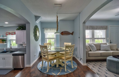 River District House | 🏖☀️Coastal Cottage minutes from Anna Maria Island & IMG🌅🏝