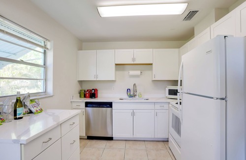 Hobe Sound House | Coastal Escape w/Lanai: 2 Mi to Hobe Sound Beach