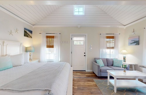 Lower Township Hotel | Coastal Estate – Private Cottage with King Bed & Pool Access