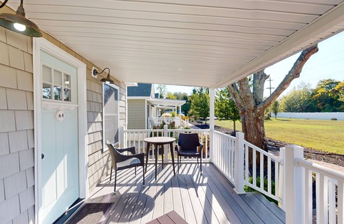 Lower Township Cottage | Coastal Estate – Private Cottage with King Bed & Pool Access
