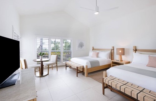 Islamorada Hotel | Coastal Kitchen Pool Gym | 5 mi to Annes Beach | Swim & Relax on Shore