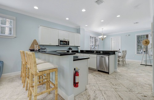 Islamorada House | Coastal Paradise in Anglers Reef-Gated Yard, Beaches, Ocean Toys included,