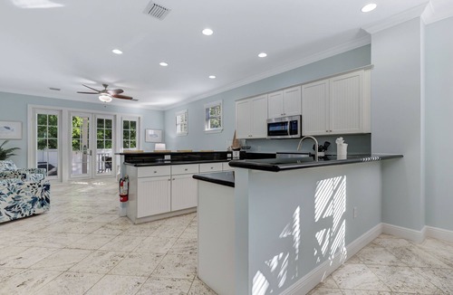 Islamorada House | Coastal Paradise in Anglers Reef-Gated Yard, Beaches, Ocean Toys included,