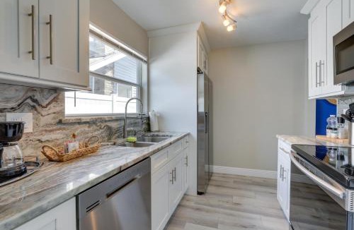 Indian Beach Sapphire Shores House | Coastal Sarasota Condo: Minutes to Beach!