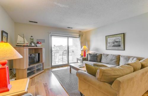 South Beach House | Coastal Sea Pines Escape: Walk to Beach!