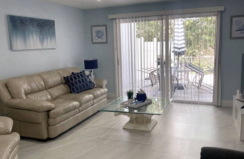 Oldsmar House | Coastal themed home near beach and airport