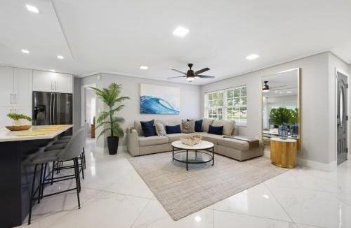 Pinellas Park House | Coastin Close Family Fun HTD Pool Outdoor Games