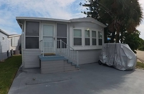 Nettles Island House | Come enjoy the island lifestyle in this awesome 2 bedroom 1 bath beach house!