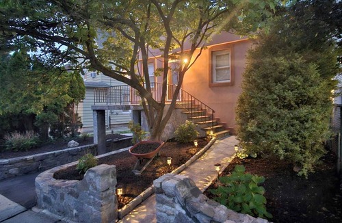 Tuckahoe House | Comfortable 1 family home in Tuckahoe that's near train
