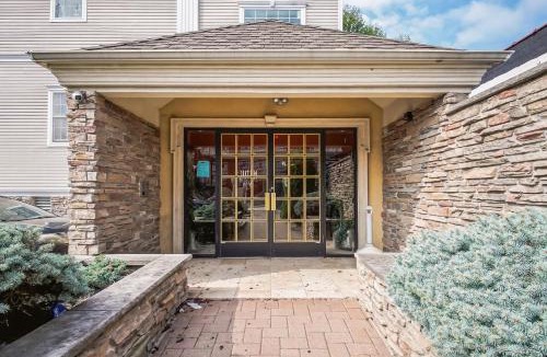 Passaic Apartment | Comfortable 2BR Retreat 15 Min to NYC condo
