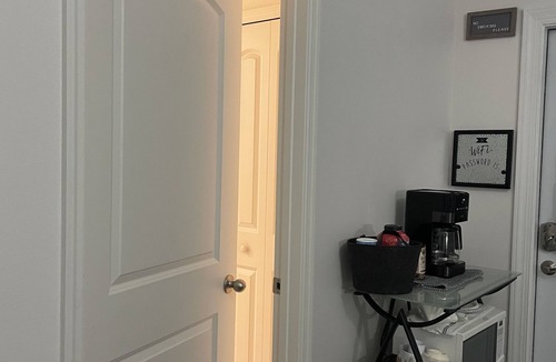 Port Saint Lucie Apartment | Comfortable king studio