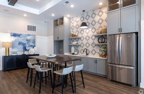 Bay Lake Apartment | Comfy King Bed Apt w/Pool & Gym and Close to Parks