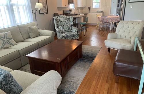 West Cape May House | Comfy Retreat. 🦋