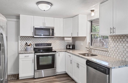 Sarasota Springs House | Comfy Sarasota House Close to Everything - 10 Minutes to Siesta