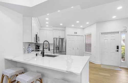 Fort Myers Condo | Completely Remodeled-Fully Furnished Modern 2BR/2BTH-Country Club Membership