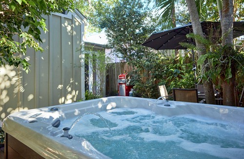 Downtown Cottage | Conch Cottage - Feels Like Home - 1BD/1Bath - Hot Tub