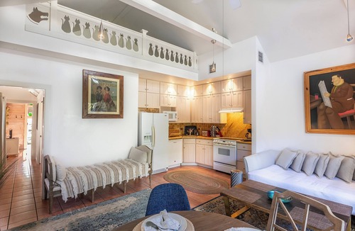 The Meadows House | Conch Republic Retreat - Located in The Meadows