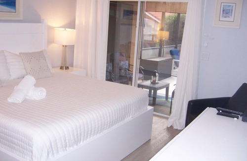 Loughman Villa | CONTEMPORARY 5 BEDROOM POOL/SPA HOME. GREAT PLACE TO SPEND PRIVATE FAMILY TIME